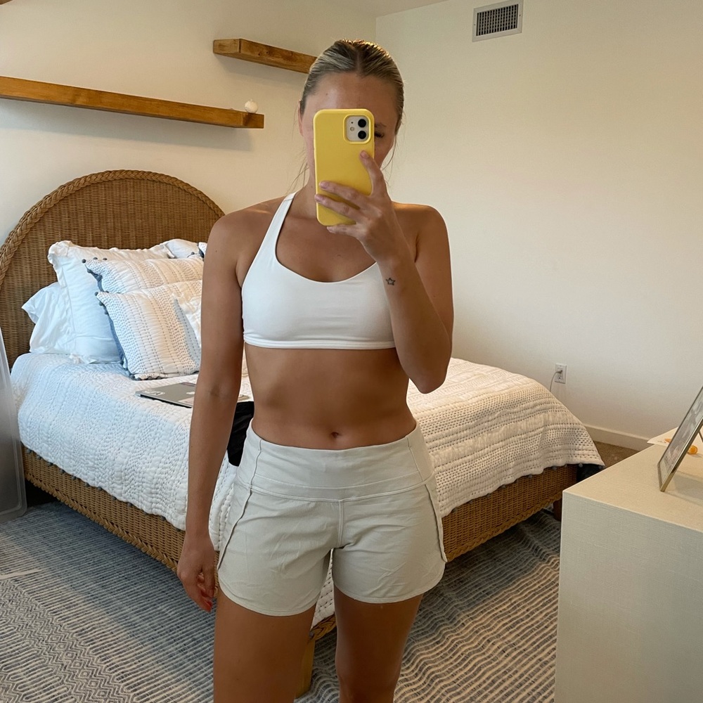 Lululemon Speed Up Mid-Rise Short 4”